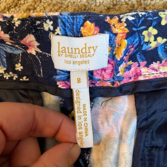 Floral Capri Pants - Picture 2 of 3